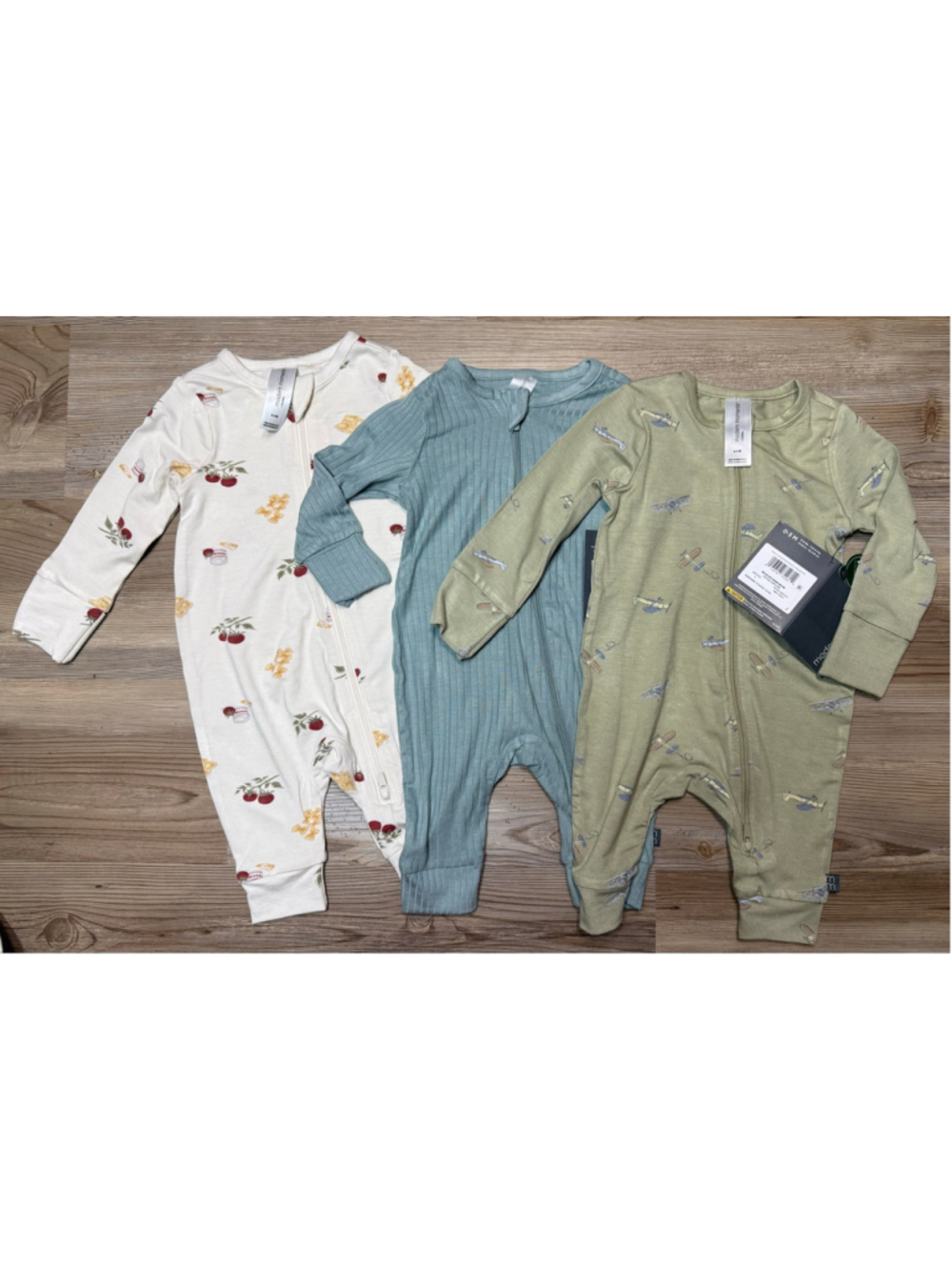 Baby modern moments by Gerber 0-3 Months White Green Blue all 3